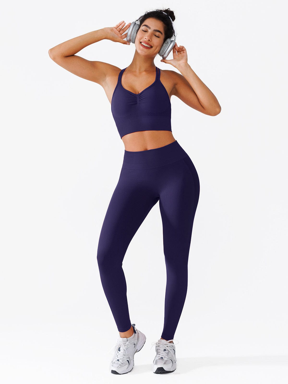 A model wearing a BRXL® Seamless High Waisted Butt-Lifting Leggings
