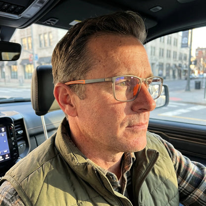 VisionSync™ Gleitsichtbrille — Nah- und Fernsicht in einer Brille